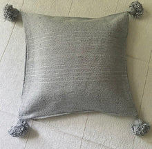 Charger l'image dans la galerie, Housse de coussin "Grey"